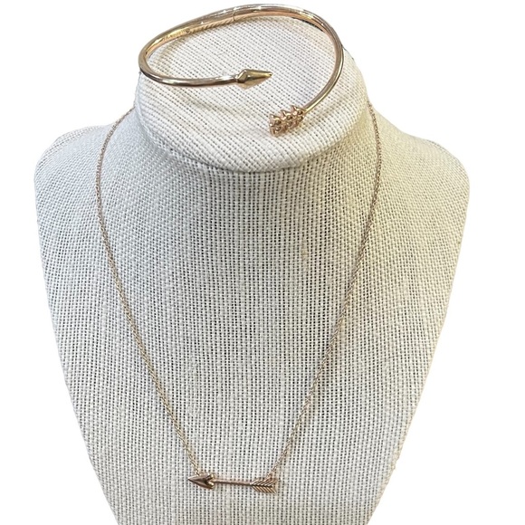 Kendra Scott Accessories - KENDRA Scott Arrow Necklace and bracelet set set Like New
